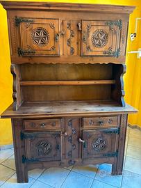 Credenza in legno massello stile Val Varaita