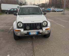 Jeep benz e gpl con gancio traino