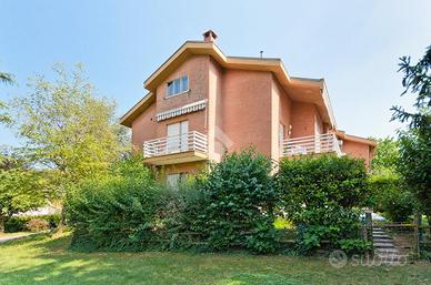 2 LOCALI A PECETTO TORINESE