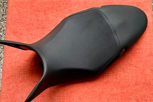 Sella Triumph Speed triple 1050