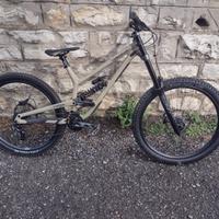 Commencal Furious M '22