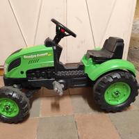 Trattore a pedali per bambini 