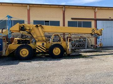 Gru 2 assi sterzante DRESSER 20 tonnellate anno 88