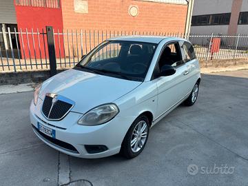 Lancia Ypsilon 1.2 69 CV Platino