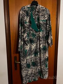 Vestito Elegante a Kimono con Fantasia Tropicale