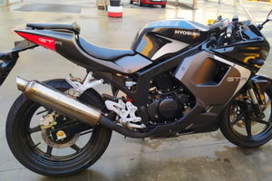 Hyosung gt 125 r INCIDENTATA