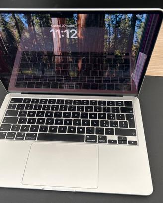 MacBook Air Model A2681