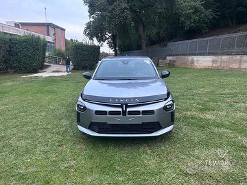 Lancia Ypsilon Hybrid e-DCT LX