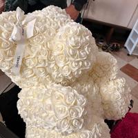 Teddy bear di rose bianche