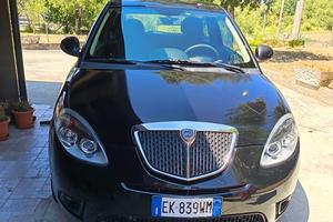 lancia y 1.2 a benzina 80cv