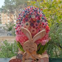 Centrotavola Pasquale decorato a mano.