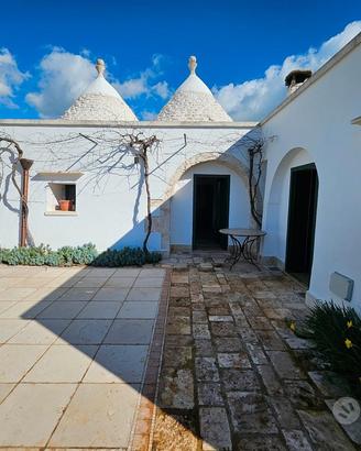 MARTINA FRANCA- Trulli con lamia e deposito