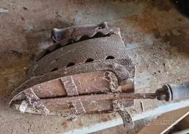 Ferro antico  e bilancia in ferro