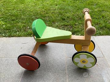 Triciclo in legno