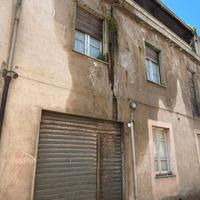 Guspini- Indipendente da ristrutturare in centro