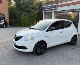 LANCIA - Ypsilon - 1.0 FireFly 5p. S&S Hybrid Oro