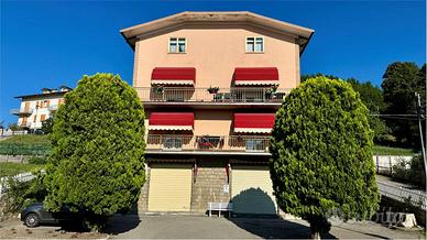 CASA SINGOLA CON TERRENO - CASTELNOVO MONTI