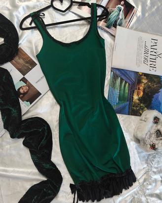 Abito XS verde elasticizzato con balza velluto