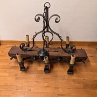 Lampadario legno e ferro battuto