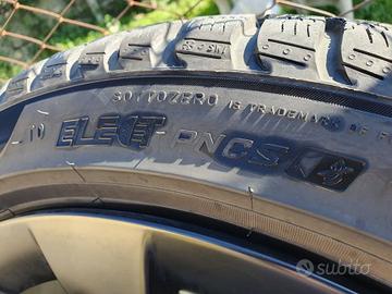 Pneumatici invernali 255 40 20 Pirelli Come nuovi