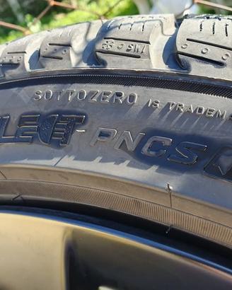 Pneumatici invernali 255 40 20 Pirelli Come nuovi