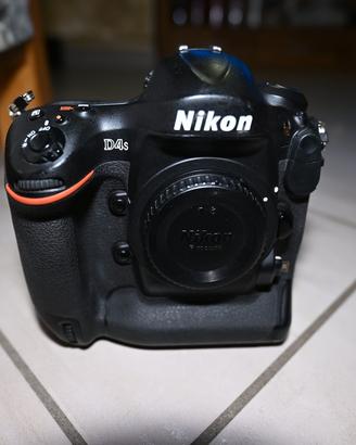 Nikon D4S
