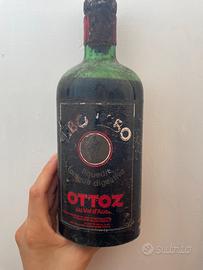 Bottiglia vintage Bocasso OTTOZ piena e sigillata.
