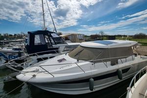 Jeanneau NC 11 del 2011
