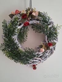 Ghirlanda in vero legno e fiori finti