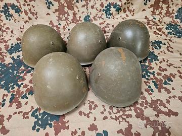 WW2 - 5 Elmetti M33 tg. 55/56/57/58 (N%)