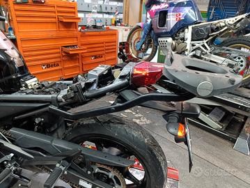 Telaietto e valigie laterali per Yamaha XJ6