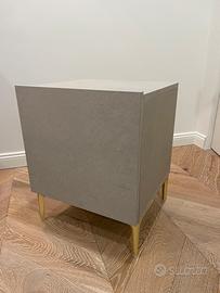 Coppia comodini color argilla con piedi oro opaco✨