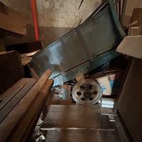 Carretto anni 50 in legno con ruote e timone