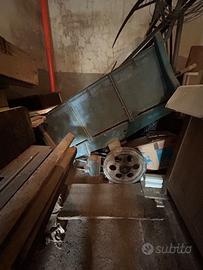 Carretto anni 50 in legno con ruote e timone