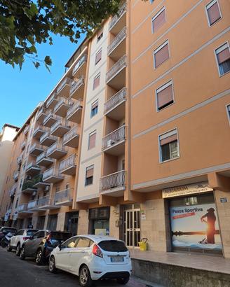Luminoso Trivani di 105 mq con Ascensore