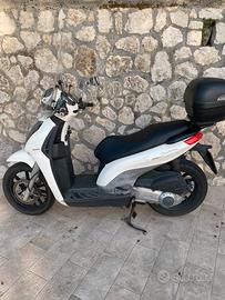Piaggio Carnaby cruiser 300