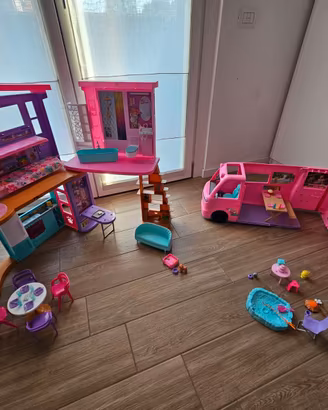 Camper e casa di Barbie