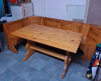 Tavolo legno con panca e due sedie