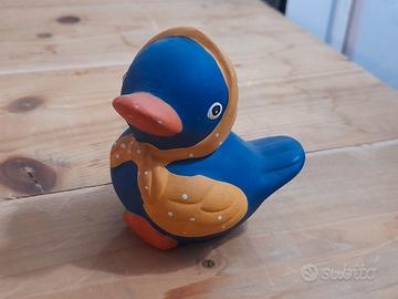 Grazioso pulcino in ceramica blu