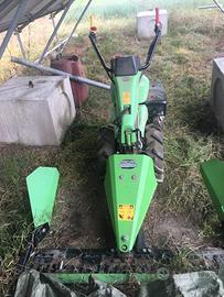 Motocoltivatore con aratro