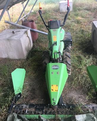 Motocoltivatore con aratro