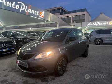 Lancia Ypsilon 1.0 FireFly 5 porte S&S Hybrid Ecoc