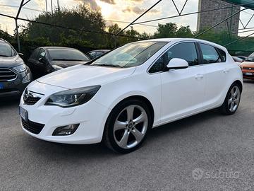 Opel Astra 1.6 Turbo 180CV 5 porte GPL