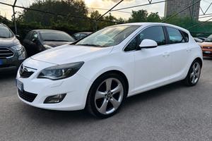 Opel Astra 1.6 Turbo 180CV 5 porte GPL