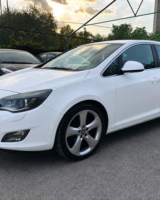 Opel Astra 1.6 Turbo 180CV 5 porte GPL