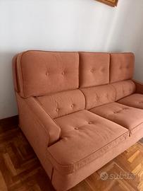 Divano a tre posti in velluto colore rosa antico 