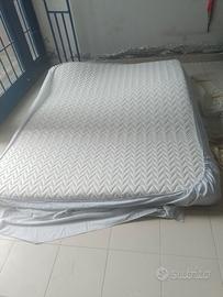 Letto in ferro rete in doghe legno e materasso