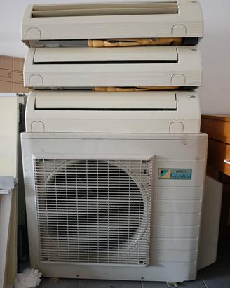 condizionatore completo motore e 3 split Daikin 