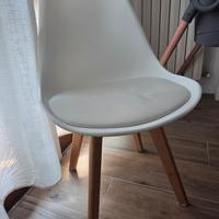 Set di quattro Sedie Scandinave bianche