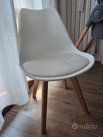 Set di quattro Sedie Scandinave bianche